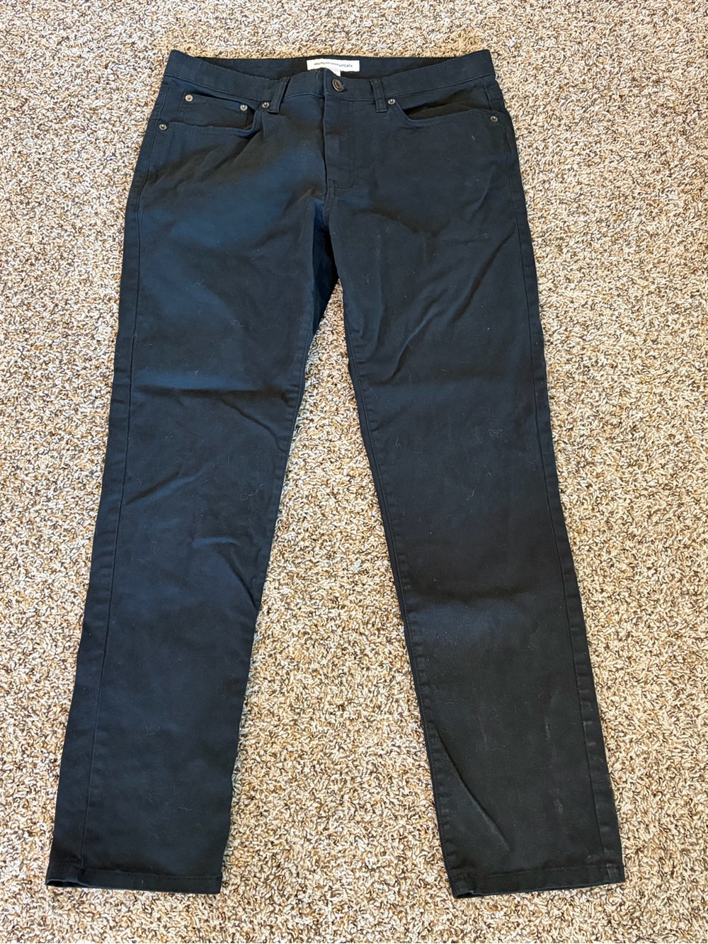 Amazon Essentials Men's Straight Leg Jeans Black Solid Zip Closure Size 34/31